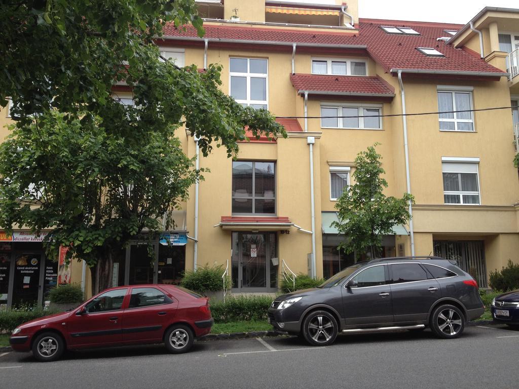 Yuliya Apartment Heviz Bagian luar foto